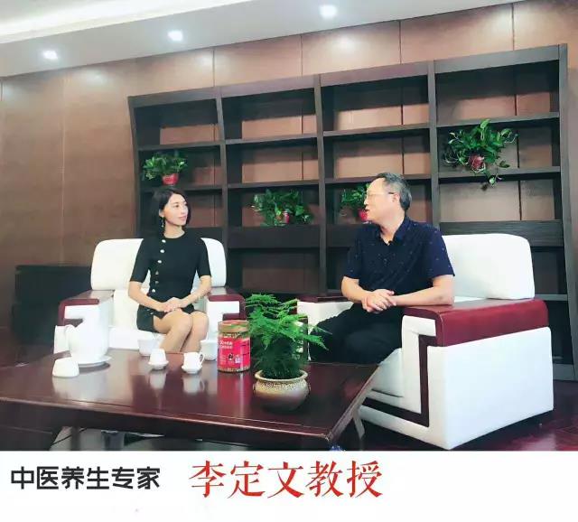 中醫(yī)養(yǎng)生專家談“三伏天”食療養(yǎng)生秘訣，細(xì)莫紅糖堅(jiān)果茶為貼心美食。